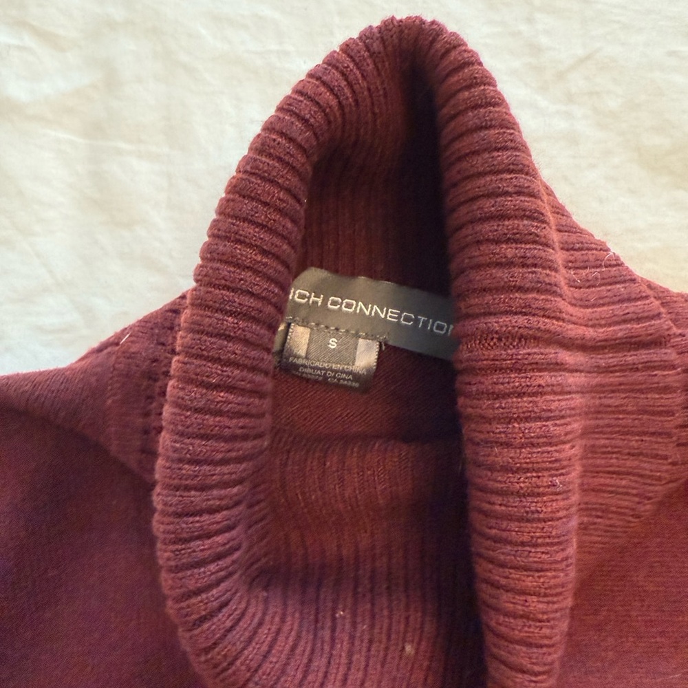 French Connection Women's Turtleneck Sweater - Cream and Burgundy - Picture 3 of 5